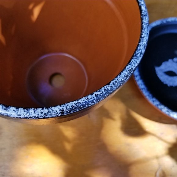 Hand Painted Black and White Speckled Trim 6" Flower Pot with Matching Saucer - Picture 9 of 10